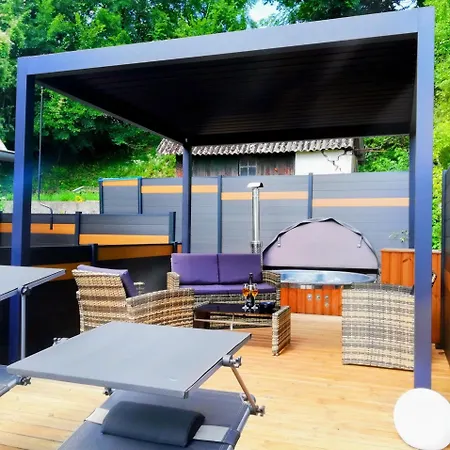 Love room avec Spa privatif la Courtisane - Sofa Tantra, terasse, salon d'hiver sous dôme transparent chauffé - love-room-alsace-67 Niederbronn-les-Bains