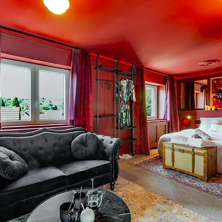 Love room avec Spa privatif la Courtisane - Sofa Tantra, terasse, salon d'hiver sous dôme transparent chauffé - love-room-alsace-67 Apartamento *