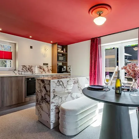 アパート Avec Privatif 