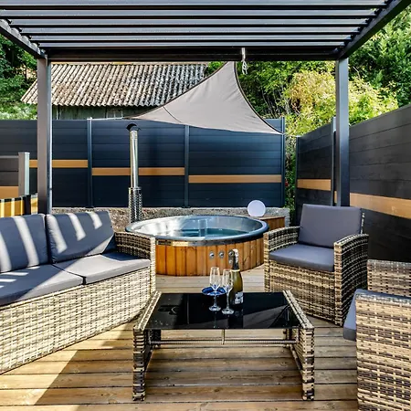 Apartamento Love room avec Spa privatif la Courtisane - Sofa Tantra, terasse, salon d'hiver sous dôme transparent chauffé - love-room-alsace-67 Niederbronn-les-Bains