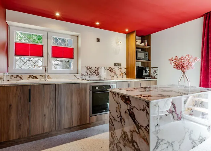 Avec Privatif La Courtisane - Sofa Tantra, Terasse, Salon D'hiver Sous Dôme Transparent Chauffé - Love-room-alsace-67 Appartement
