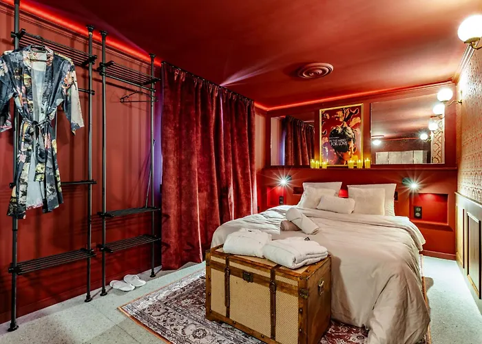 Appartement Avec Privatif La Courtisane - Sofa Tantra, Terasse, Salon D'hiver Sous Dôme Transparent Chauffé - Love-room-alsace-67